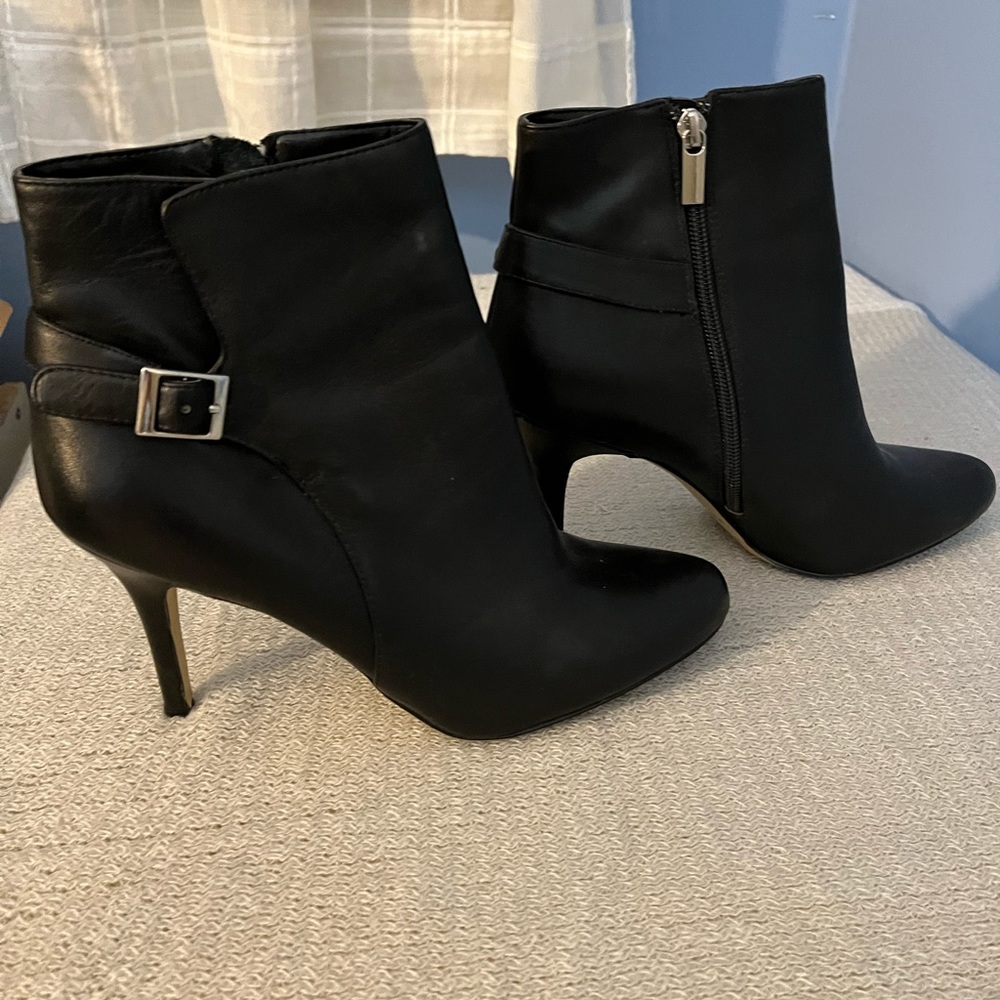 Heeled black leather booties-9.5